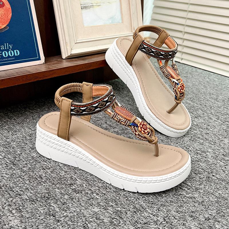 2025 casual fashion wooden bead buckle rhinestone flat sandals pinch feet seaside beach flip-flops large size women's shoes