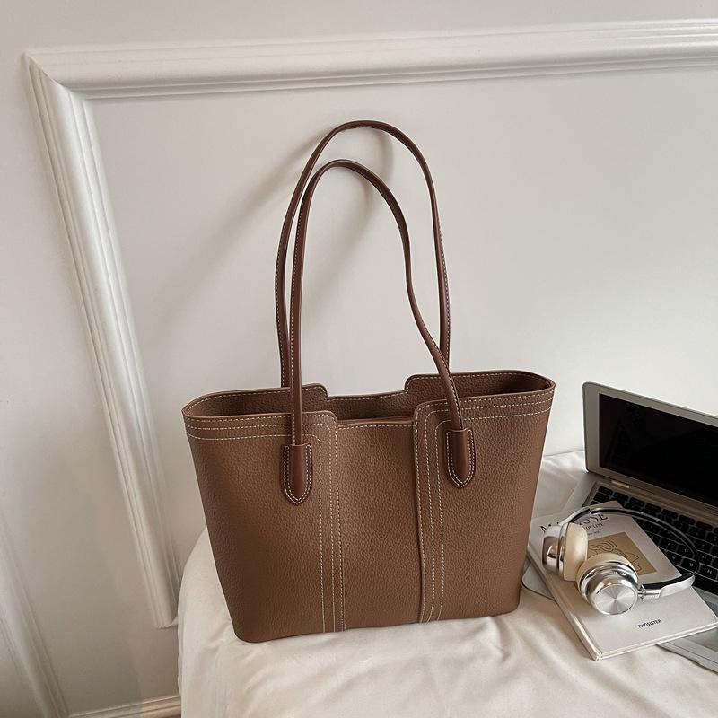 Retro bag women's large capacity 2025 new autumn and winter simple versatile shoulder underarm bag commuter tote bag