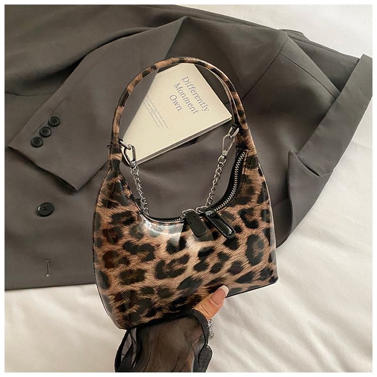2025 simple and fashionable leopard print dumpling bag high-end texture casual portable new contrasting bag crossbody armpit bag