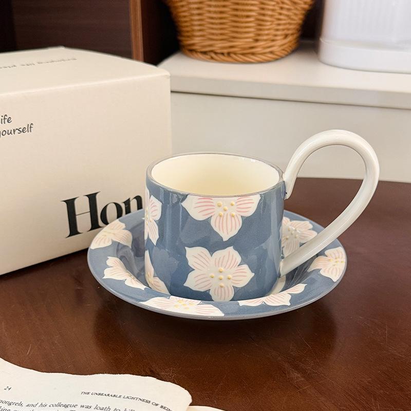 

Medieval Ceramic Coffee Cup and Saucer Set Office Afternoon Tea Cup and Saucer Retro Embossed Flower Mug Souvenir 265ml