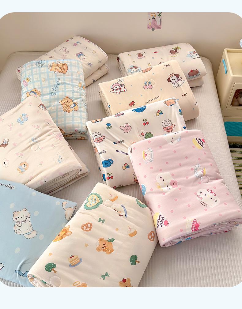 Soft Cotton Air-Conditioning Quilt: Smooth, Machine Washable Summer Blanket for Kids with Soybean Fiber