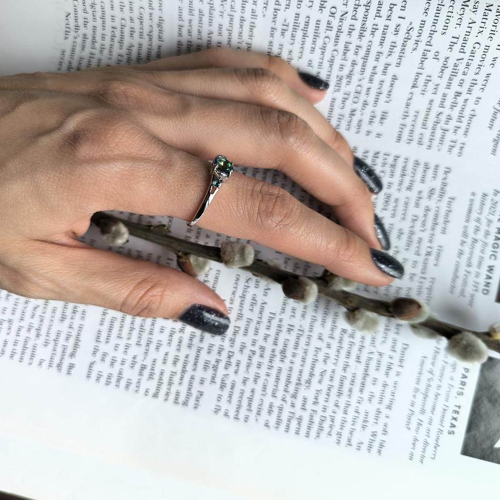 Серебряное кольцо с мистик топазом 0.642ct, вес изделия 1,94 гр (2179191)