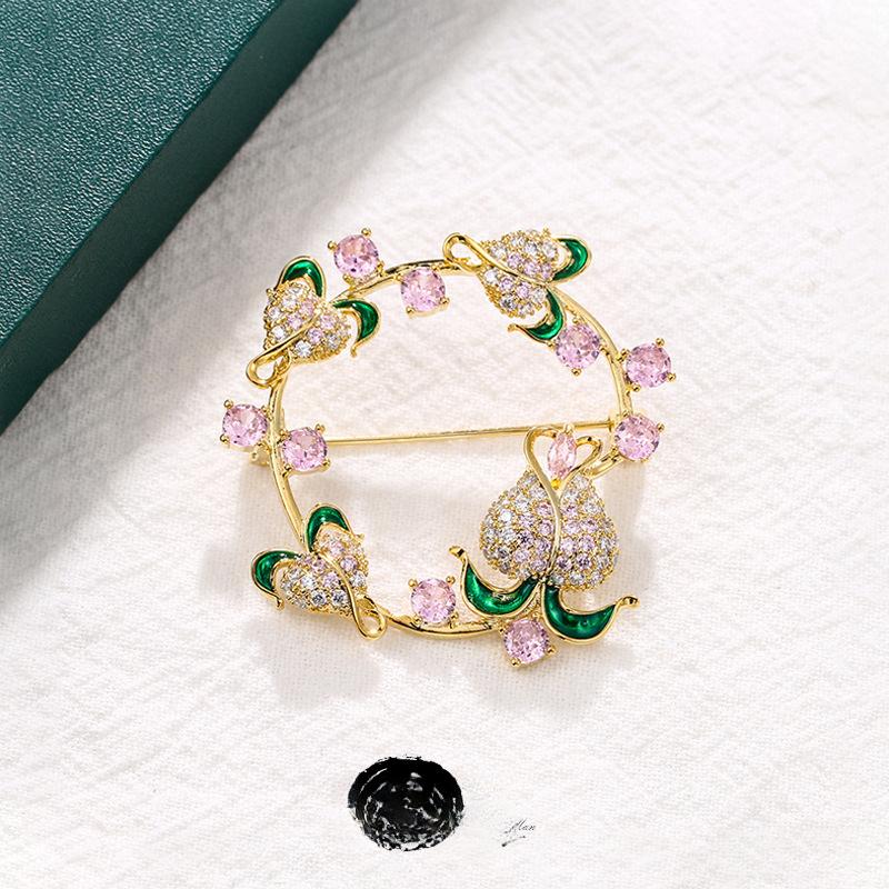 High-end Flower Gold-plated Pink Zirconium Brooch, New Suit Coat Accessories, Micro-inlaid Zircon Brooch, Versatile Temperament