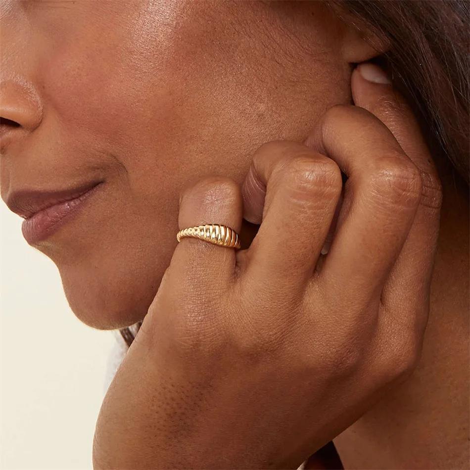 women Simple Fashion Style texture  tail ring 316L Stainless Steel tail ring Classic Couple For Women And Wedding Zircon 2025