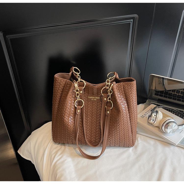 Tote bag women's 2025 new casual retro commuter bag large capacity shoulder bag woven underarm bag