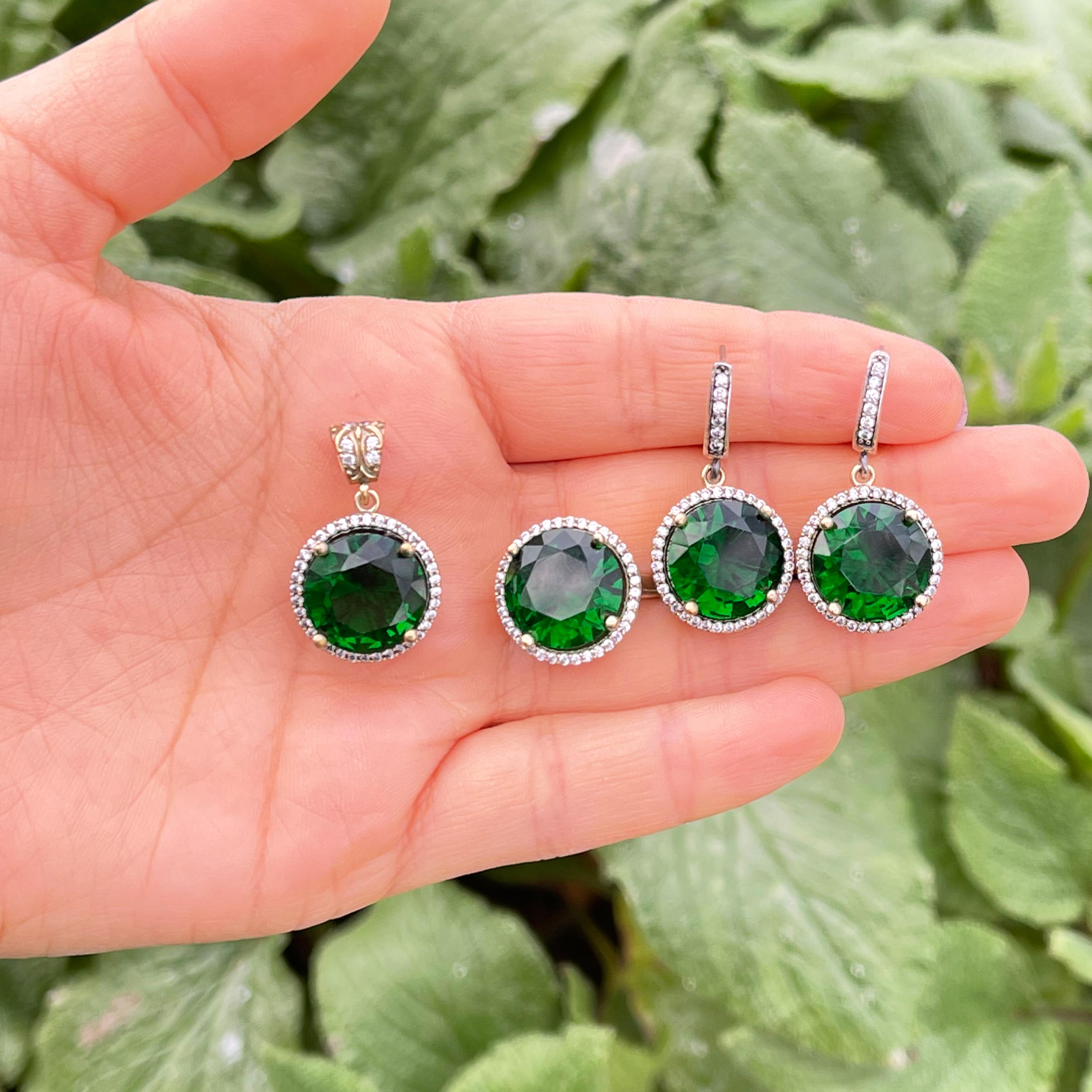 

Изысканный аутентичный набор серебряных украшений с изумрудным дизайном: Примите вневременную красоту зеленого камня природы, османские украшения 4 серебряный