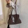 New fashionable large-capacity single bag shoulder handbag messenger bag women's tote bag winter bag