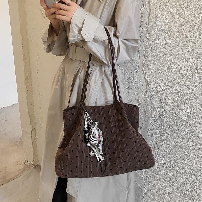 New fashionable large-capacity single bag shoulder handbag messenger bag women's tote bag winter bag