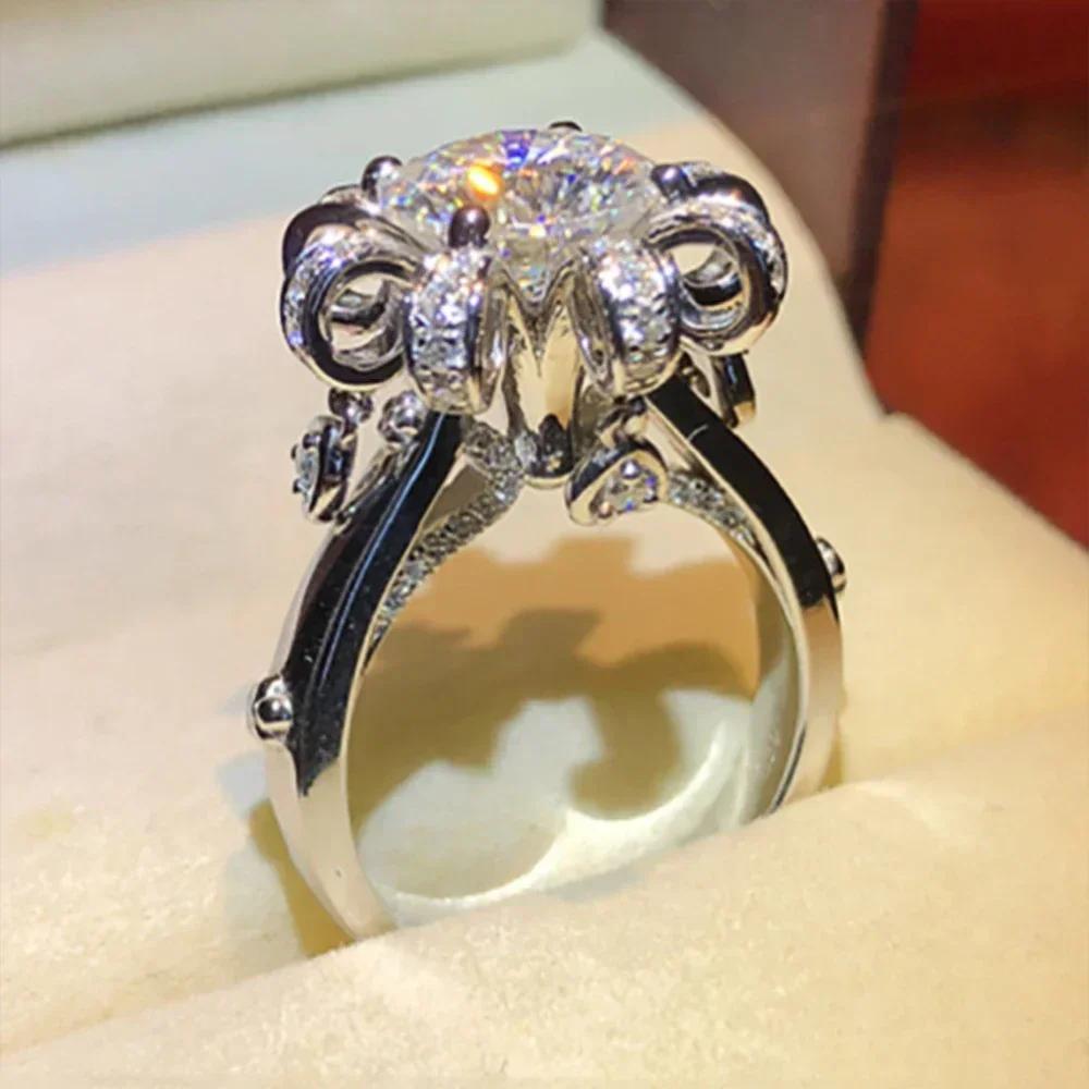 Huitan Creative Flower Shaped Cubic Zirconia Rings For Women Full Bling Iced Out Lady'S Ring Anniversary Party Fashion Jewelry