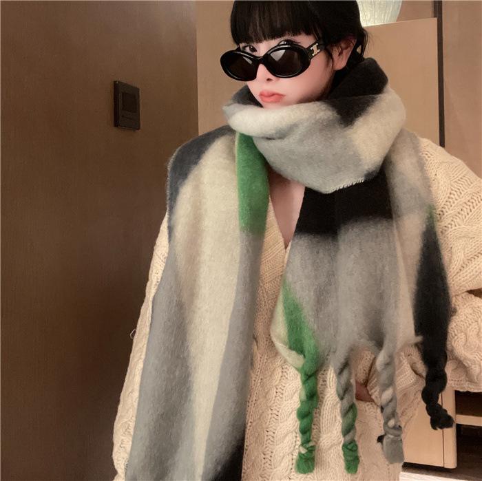 

New winter geometric color matching gradual change mohair fringed scarf women s shawl two scarves жовтий