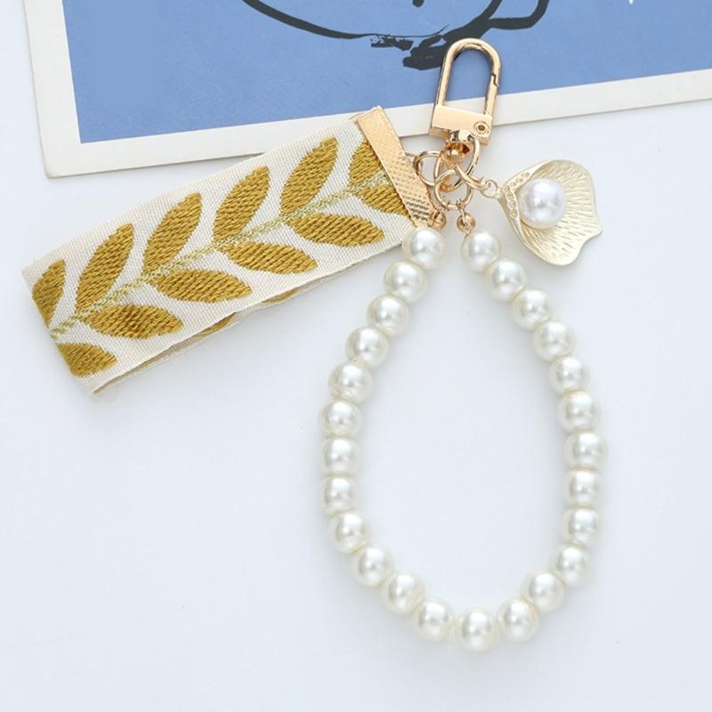Delicate Beaded Keychain Pearls Alloy Keyring Women Accessory Suitable for Handbags and Daily Use Items