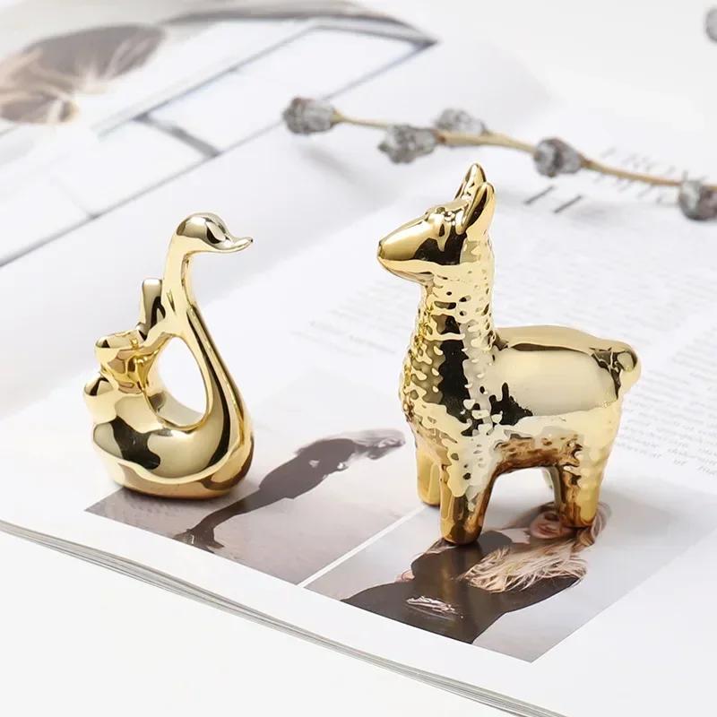 MOONBIFFY Small Gold Electroplate Ceramic Animal Figurines Swan Alpaca Dog Cat Rabbit Fox Deer Porcelain Home Desk Decoration