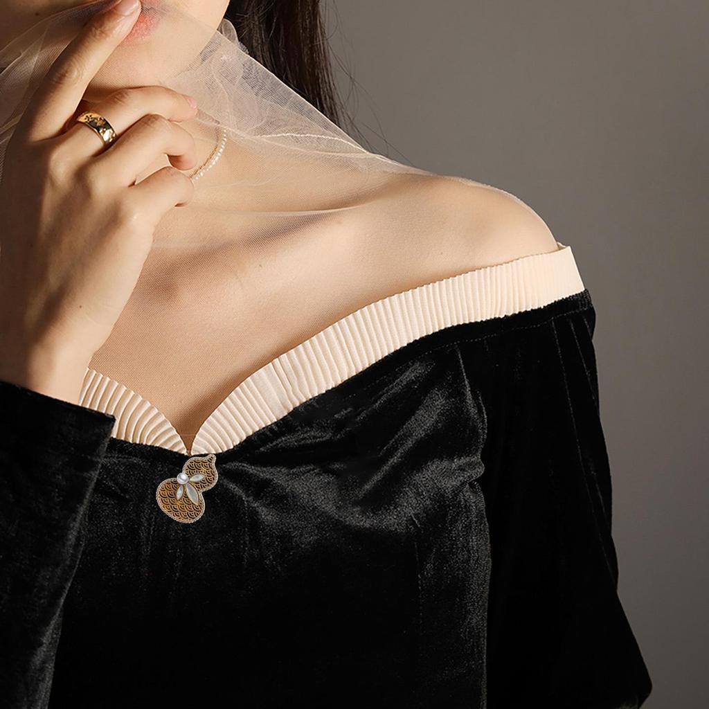 Elegant Tian She Freshwater Pearl Gourd Brooch Sweater Chain for Women - Perfect Valentine's Day Gift.