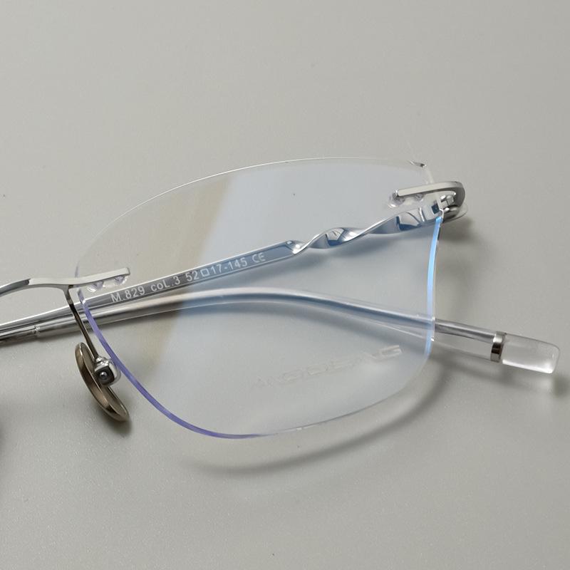 Damen Luxuriöse Ultraleichte Titan Myopie Cat-Eye Randlose Brille mit Schmetterlingsdesign