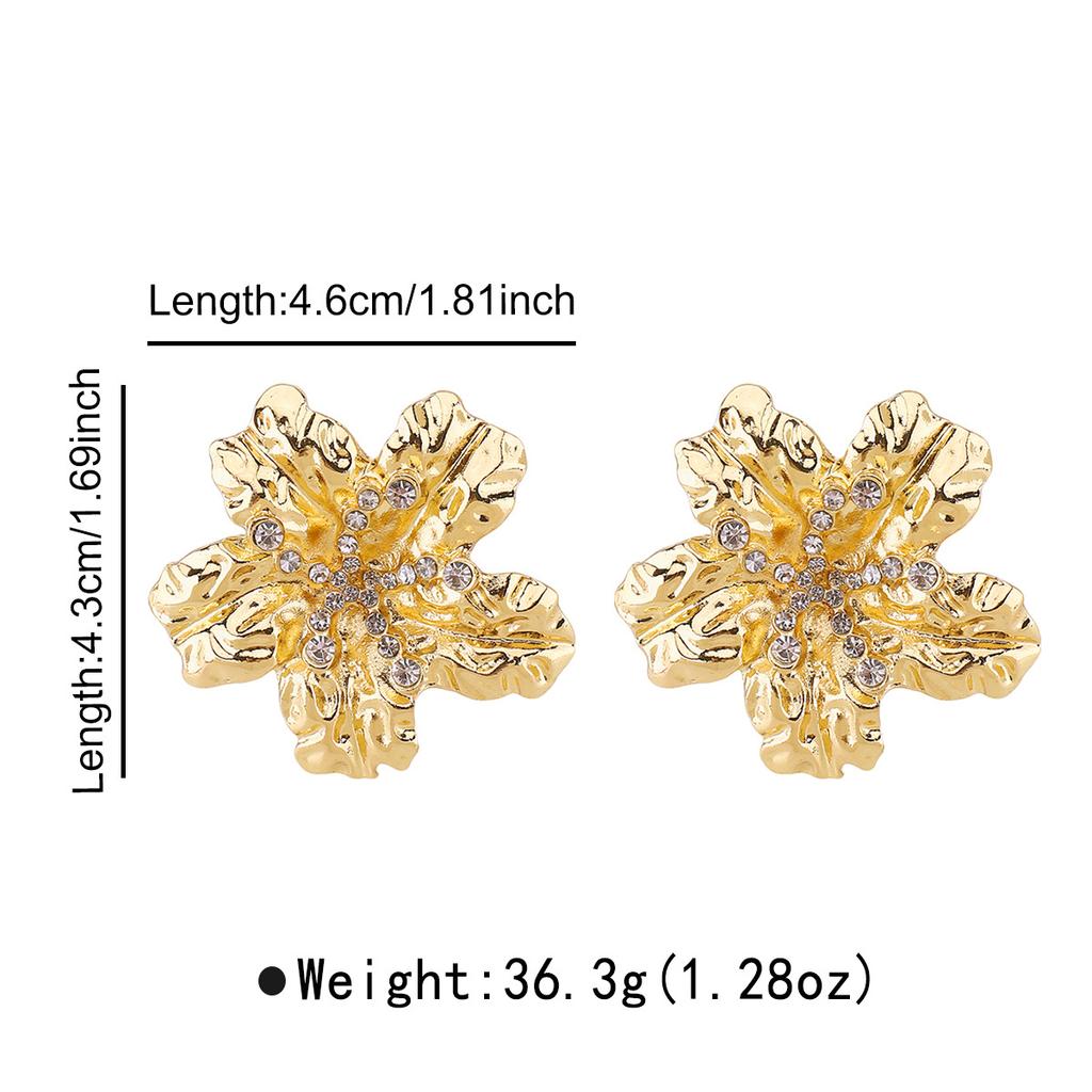 Retro Vintage Gold Flower Earrings Elegant Rhinestone Stud Earrings High Grade Women Fashion Earrings