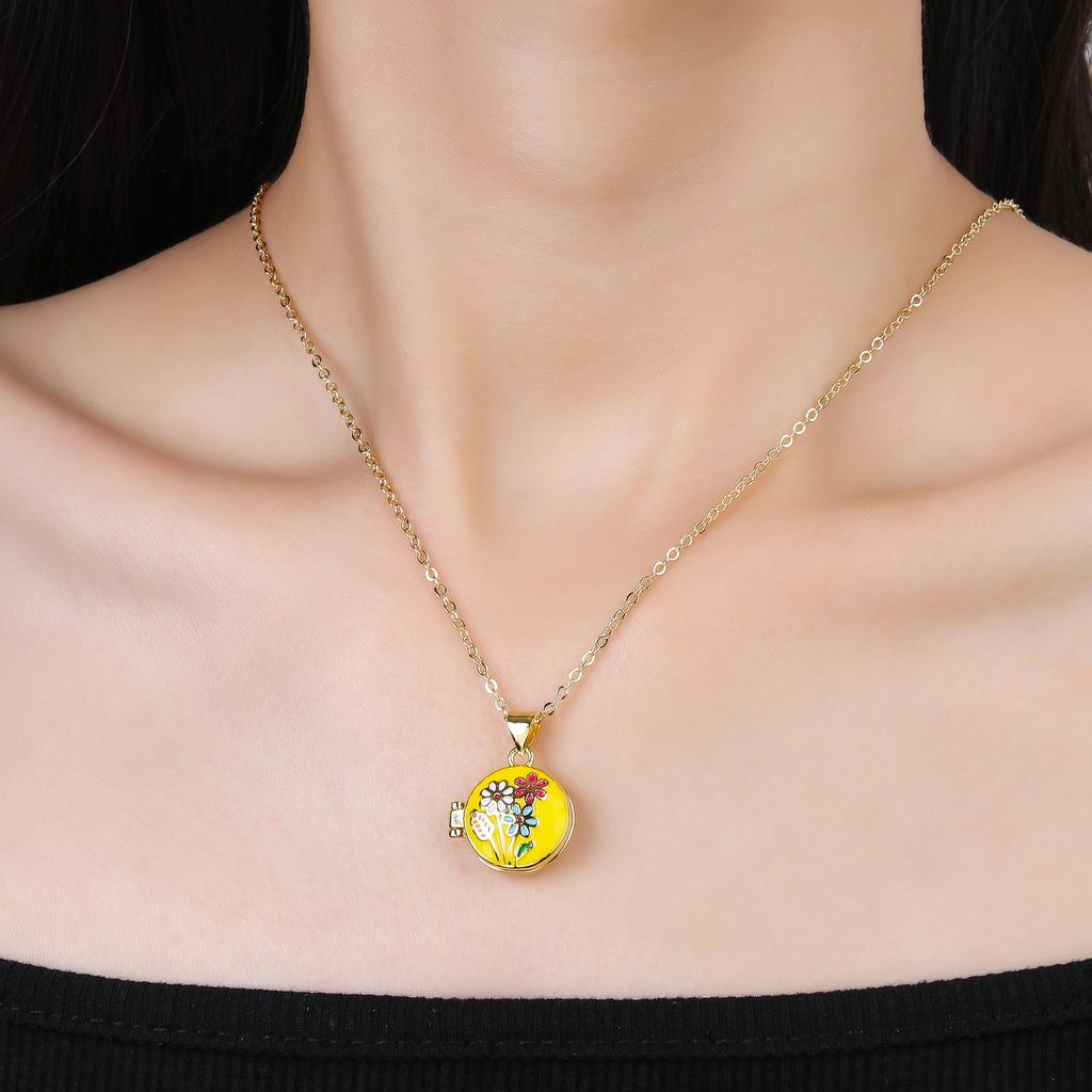 Round Photo Box Enamel Flower Gold-Plated Pendant Necklace Fashion for Women's Girls' Party Wedding Luxury Jewelry Gift
