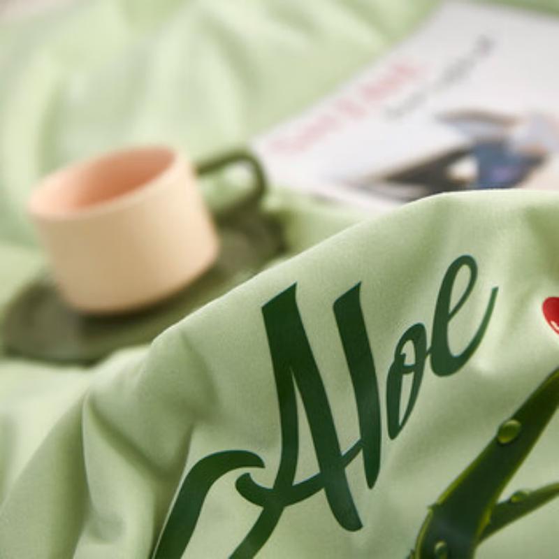 Breathable Lightweight Tencel-Feel Summer Quilt