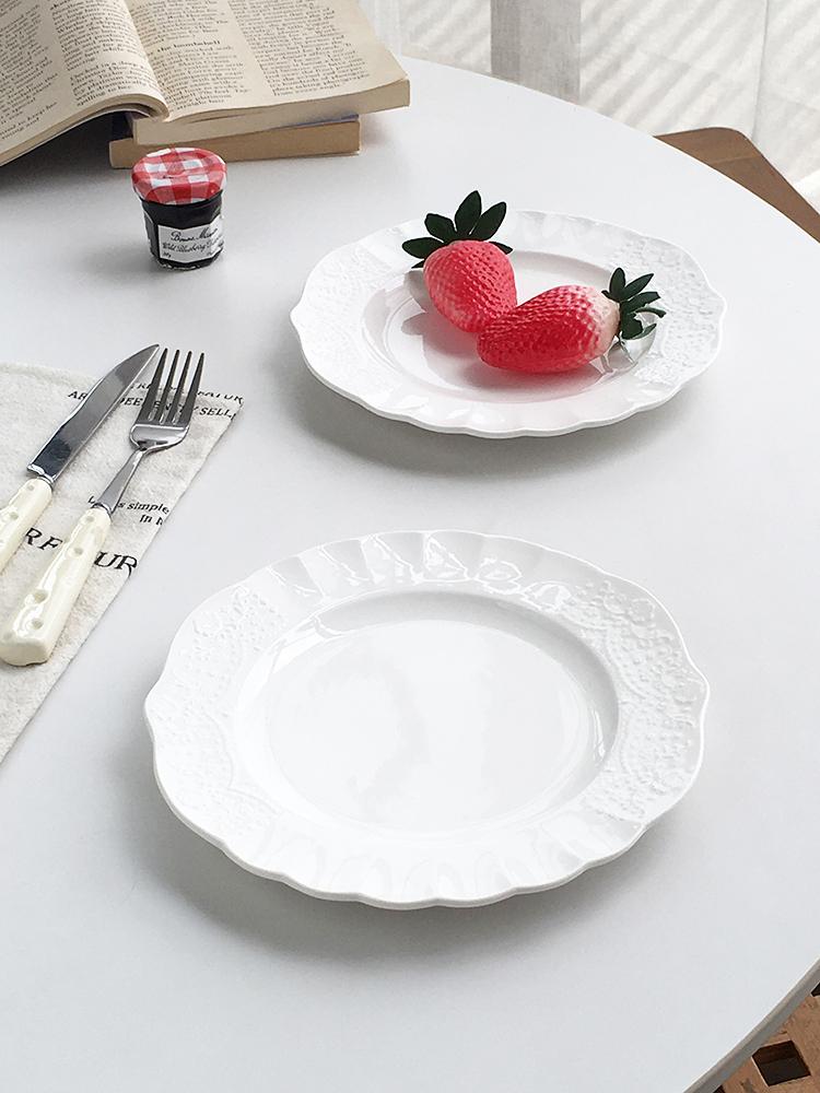 French Style Relief Ceramic Plates New Household 7.5 Inch Aesthetic Cake Dessert Dish White Vintage Floral Shape Tableware