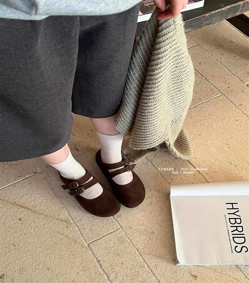 Retro Mary Jane shoes women's flats 2025 spring and autumn new round head grandma shoes women's one-word buckle single shoes
