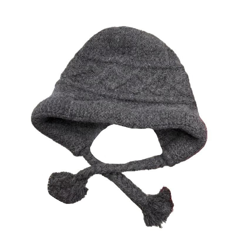 Sweet and cute red knitted hat, warm in autumn and winter, thickened ear protectors, small wool hat, Rafa hat.
