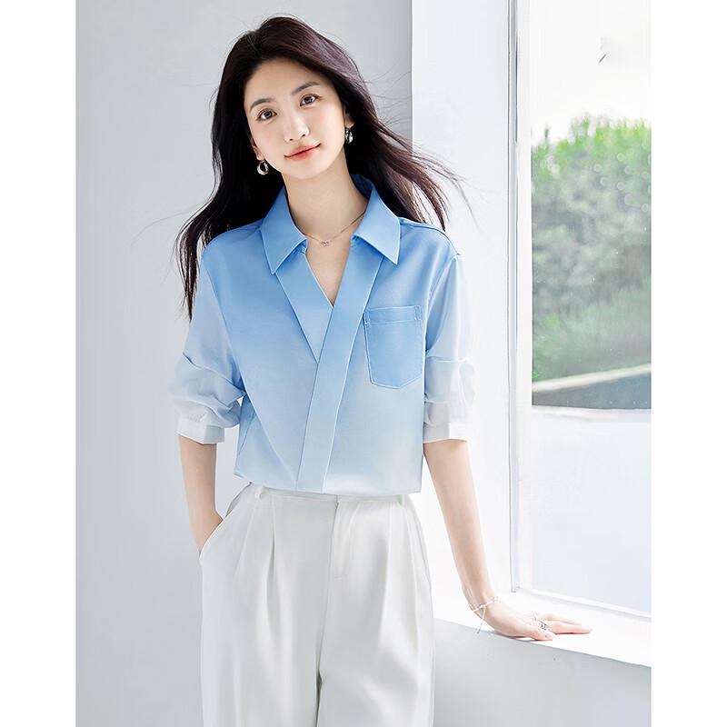 

Женская футболка с V-образным вырезом и градиентом M