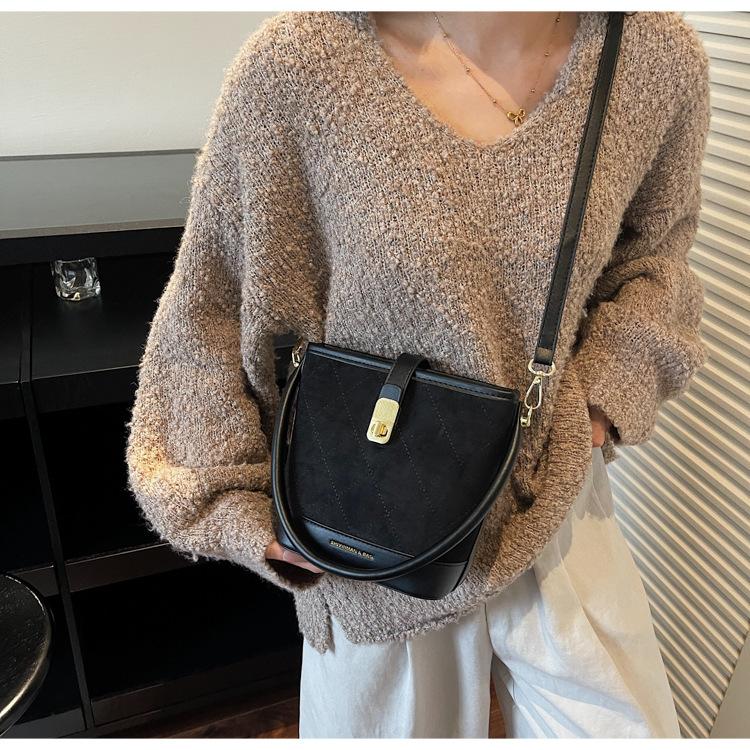 Frosted Retro Small Bag Women's Autumn and Winter Versatile Shoulder Messenger Bag Popular Bucket Bag