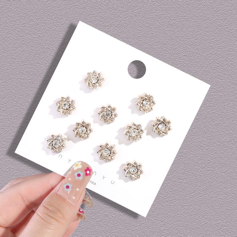 Trousers Are Rolled Edge Stickers, Pants Are Rolled Edge Fixed, Invisible Hidden Buttons Are Closed, and Seam-free Buttons Are Available.