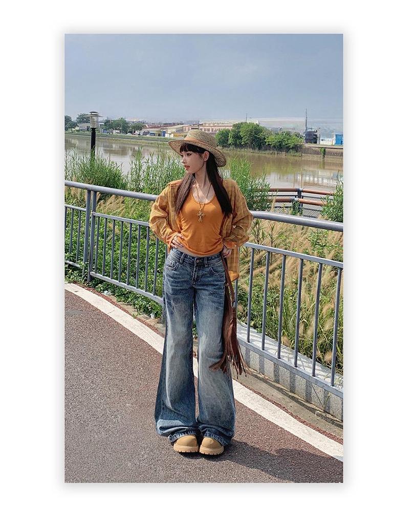 2025 Autumn Women's Low-Waist Micro-Flare Jeans: Loose, Wide-Leg, Slimming, Non-Clinging Flare Pants