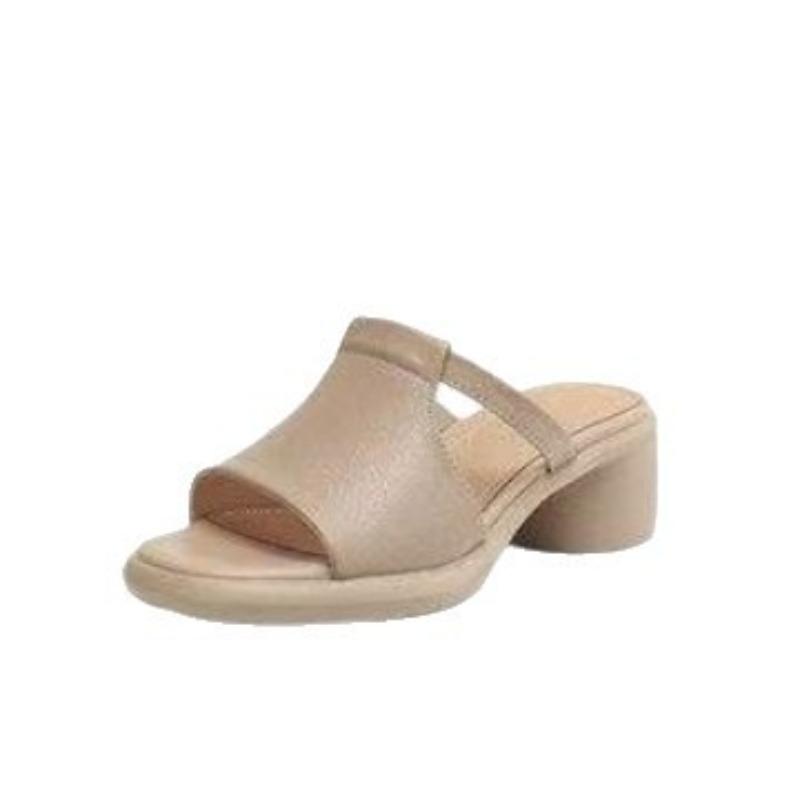 Soft Leather Shoes with Soft Soles. Women's New Style Slip-on Summer Sandals.