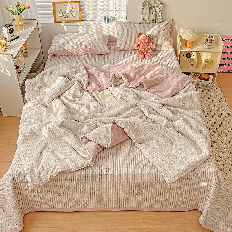 Double-Layer Gauze Summer Comforter Set: Single Piece, Machine Washable, Ideal for Air-Conditioned Rooms, Spring & Summer Use