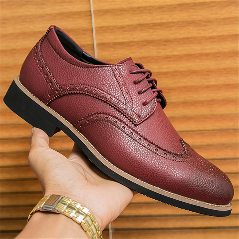 Luxury Gentleman New Men's Charm Red Patent Leather Oxford Brogues Shoes Designer Formal Wedding Prom Dress Homecoming Footwear