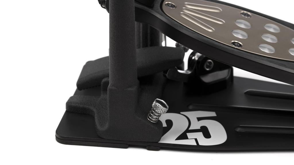Pearl Eliminator 25th Anniversary Chain Drive Single Drum Pedal P-2050C/B