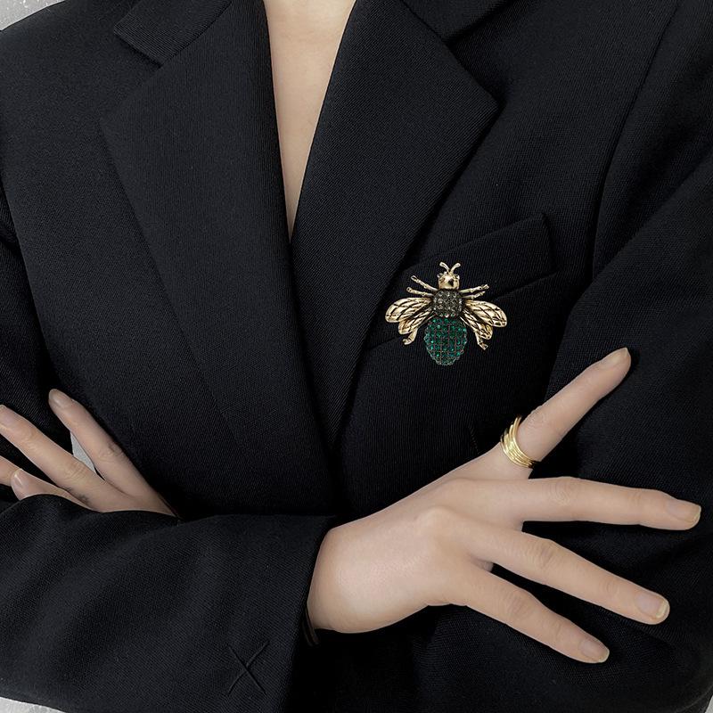 Classic Men Women Bee Full Crytal Luxury Brooches Pins Vintage Unisex Suit Clothing Badges Accessories