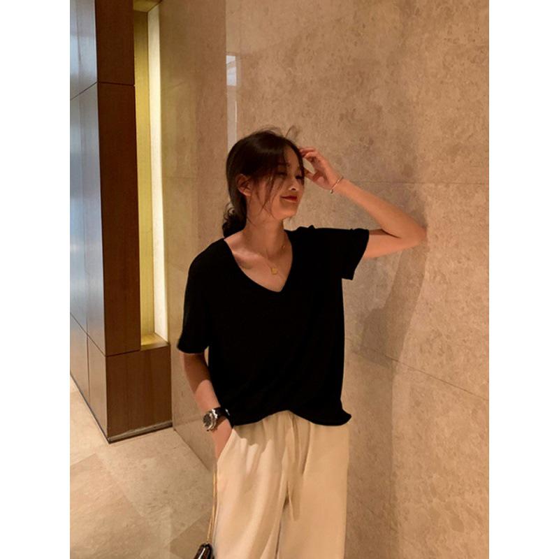 Women's Minimalist High-End White Short Sleeve T-shirt, Summer 2023