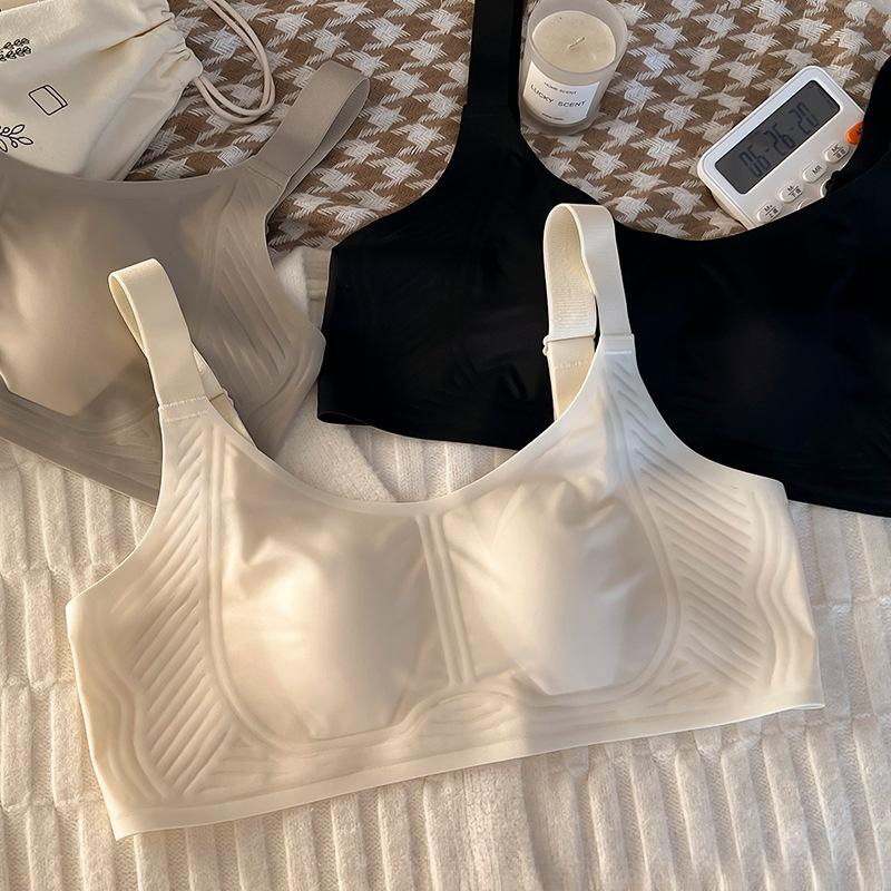 Large Size Women Ultra Thin One Cup Cool Feeling Ultra Thin No Trace Breathable Large Breast and Small Bra
