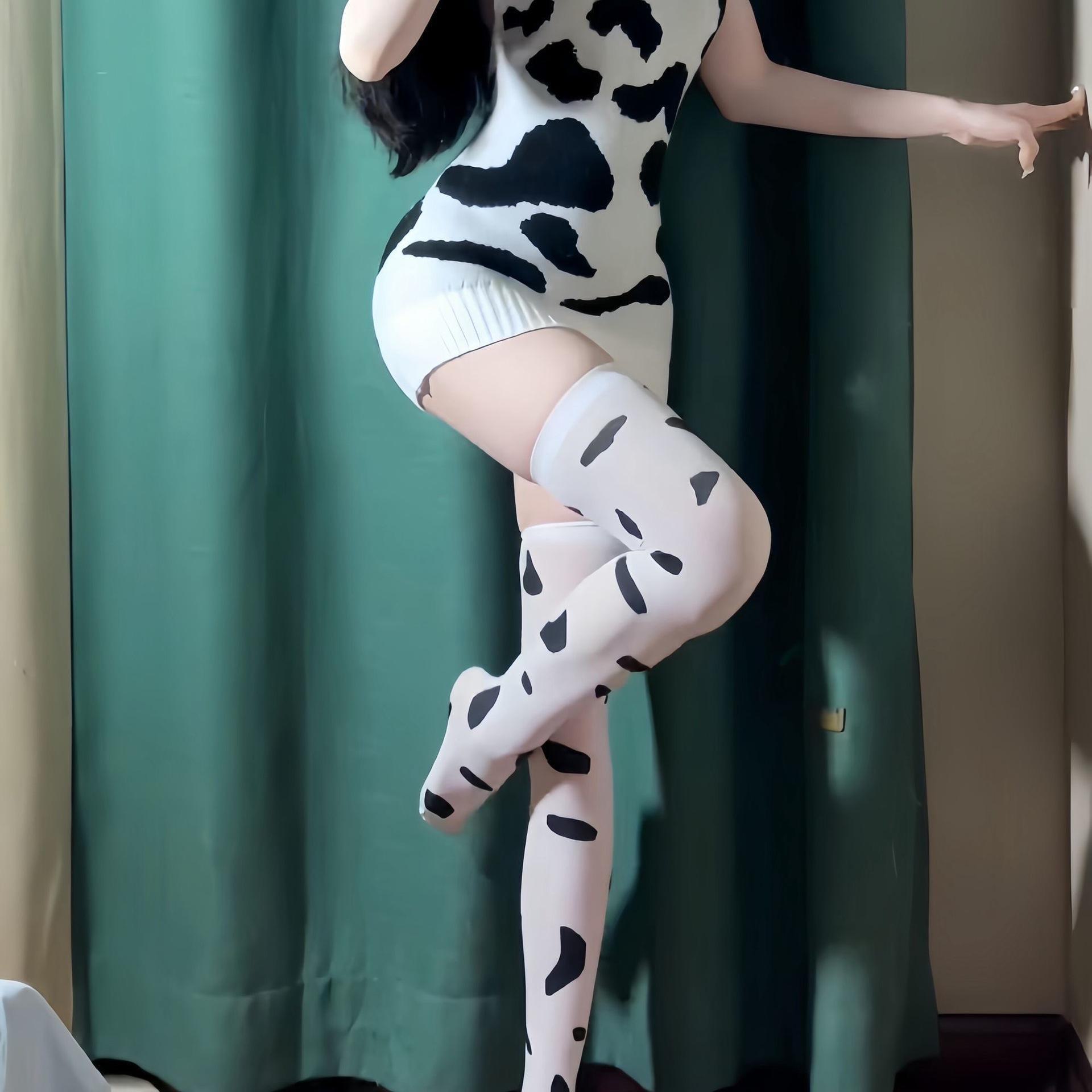 

Чулки выше колена из пятнистой коровы - сексуальные, стильные белые шелковые для красивых ног Simple Package чёрный/белый