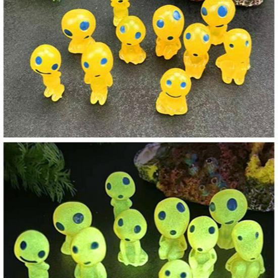 Glowing Alien Tree Spirit Resin Figurine - Creative Anime Micro Landscape Ornament