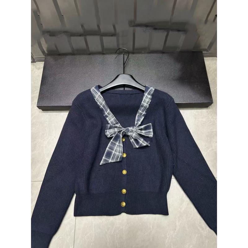 Saint Family - 2025 Autumn/Winter Plaid Bow V-Neck Knit Cardigan with Brooch: Age-Reducing, Loose, Versatile Top.
