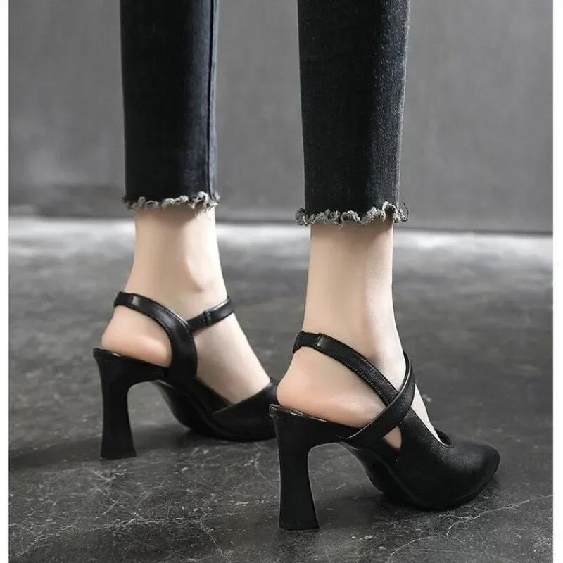 Fashionable Single Shoe Sandals for Women's Summer  New Mid Heeled Soft Leather Foreskin Fashion High Heels