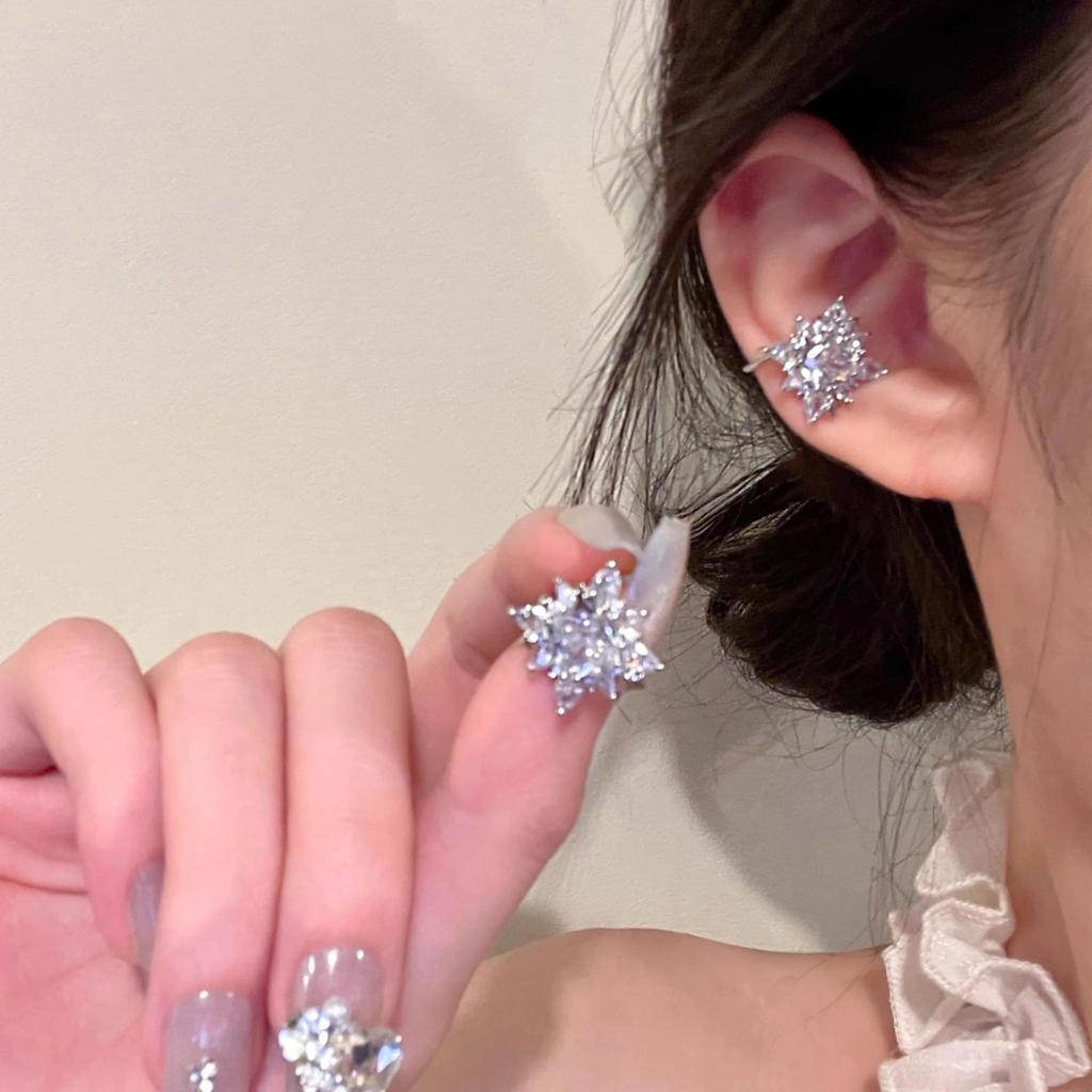 Zircon Star Clip On Earrings Fashionable Rhinestones Geometric Ear Cuff Stylish Ear Accessories for Fashion Enthusiasts