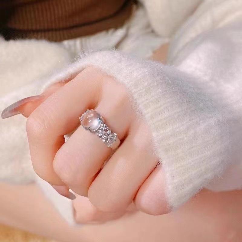 Light Luxury Antique Style Inlaid Elliptical Natural Ice Chalcedony Rings for Women Elegant and Fashion Gentle Style Jewelry