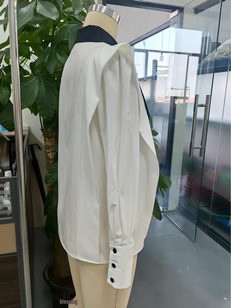 Damska koszula w patchworkowe wzory i bloki kolorów, elegancki brytyjski styl, 2025