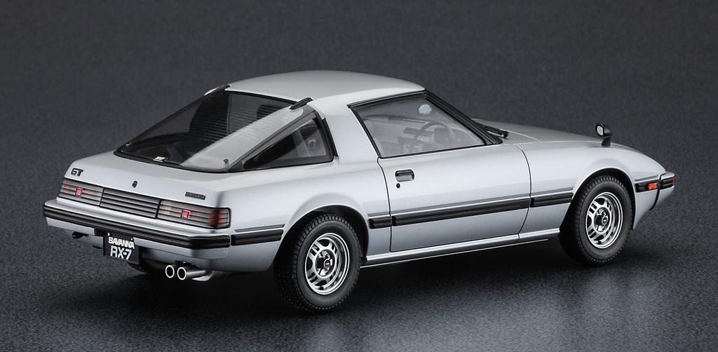 Hasegawa 1/24 Mazda Savanna RX-7 (SA22C) Mid-Model GT (1980) Plastic Model Kit 20635