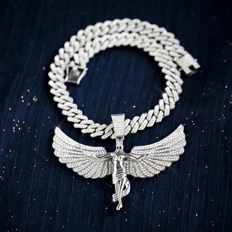 Collier avec Grand Pendentif Ailes d'Ange en Alliage de Zinc Incrusté de Zircon pour Hommes et Femmes, Bijou Simple Cadeau Style Hip-Hop Personnalité Luxe Léger