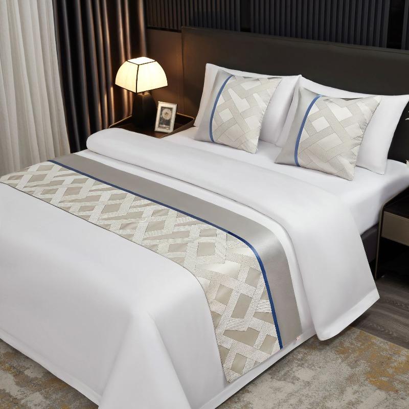 Light Luxury High-end Hotel Bed Flags Vintage Decorative Scarves Bedding Same Style Pillowcase European Style Wedding Room Home Decorat Bed Tail Towel