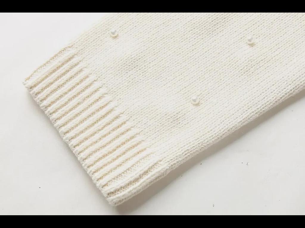 2024 Spring Women's Fashion Round Neck Sweater with Pearl Decor