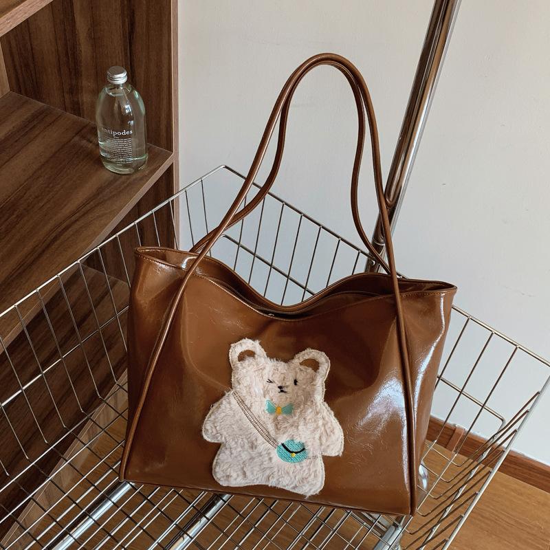 

Черная сумка-тоут большой вместимости West Highlands Женская 2025 Новая осенне-зимняя для отдыха и поездок на работу, на плечо коричневый