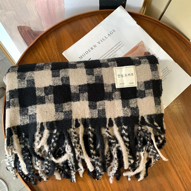 Autumn and winter new Maillard imitation cashmere plaid scarf women's winter senior sense versatile shawl thickened warm scarf