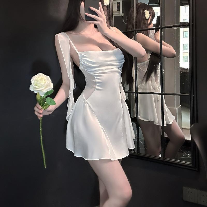 

Low-cut streamer backless swinging collar sexy nightdress premium pajamas satin suspenders loungewear pure desire style one size fits all білий