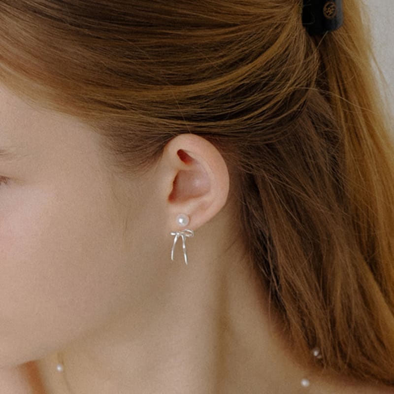 

HAS HLD030 Ribbon hoop earrings Silver